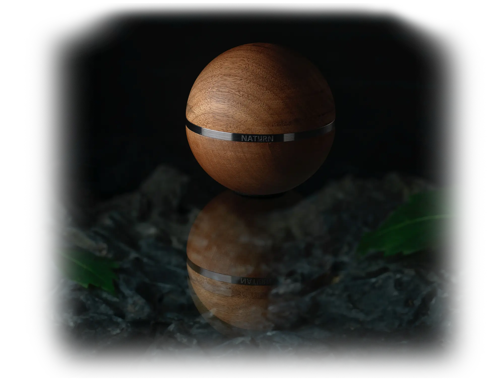 NATURN - De NATURN keepsake urn gemaakt van walnoothout