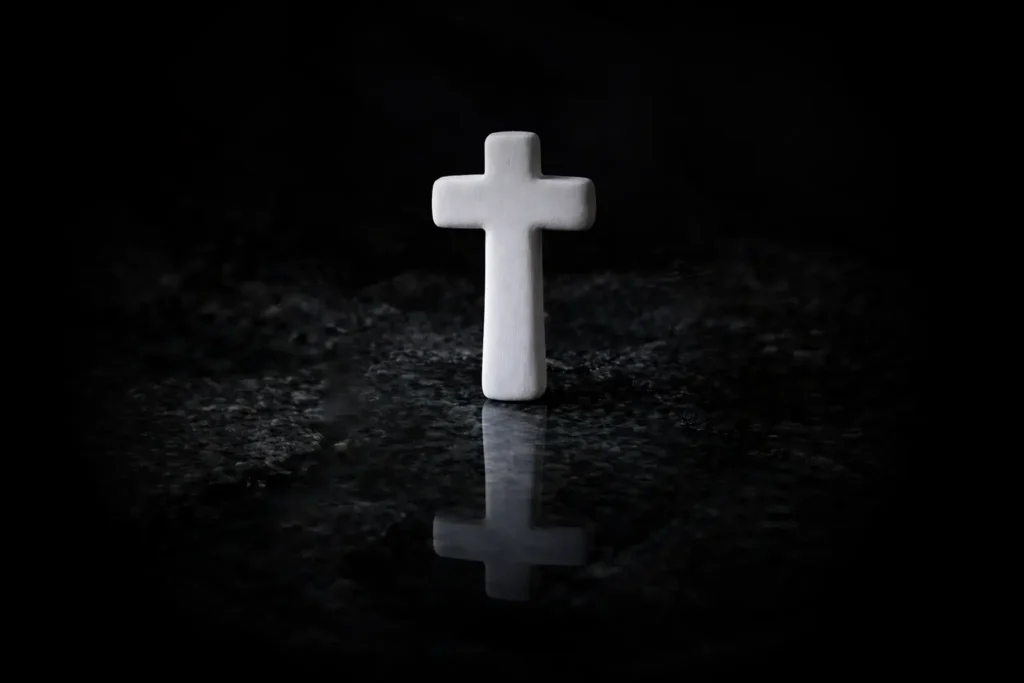 NATURN - De NATURN Stone kruis vorm gedenksteen wit